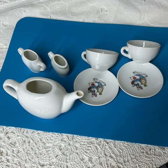🖤Vtg Disney Ceramic tea miniature set of Alice in Wonderland - Picture 6 of 14